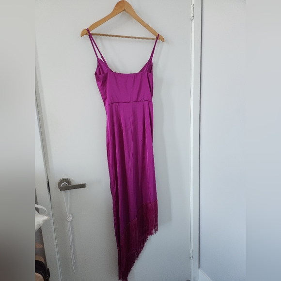 RHOLIE PLUNGE NECK FRINGE HEM FIXED WRAP MIDI DRESS IN PINK - Picture 8 of 11